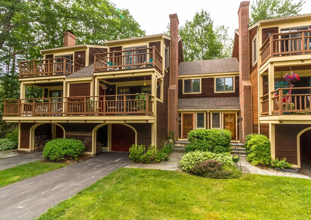 15 Harbor Drive Lincolnville ME 04849