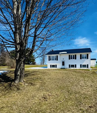 601 Moosehead Trail Newport ME 04953