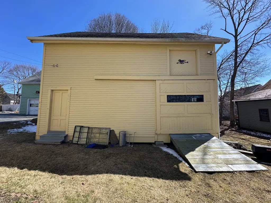 106 Thomas Hill Road Bangor ME 04401