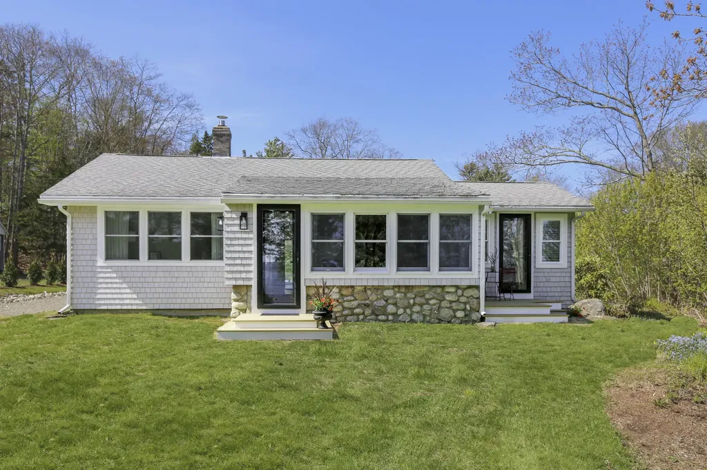 22 Bayview Drive Stockton Springs ME 04981
