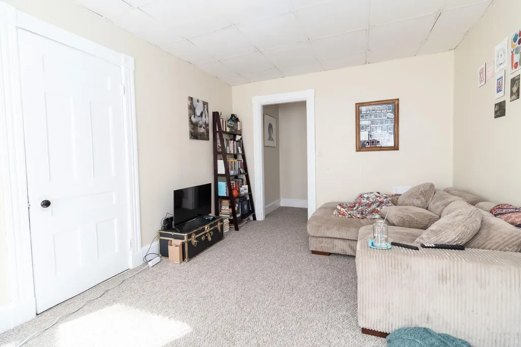 15 Arch Avenue Lewiston ME 04240