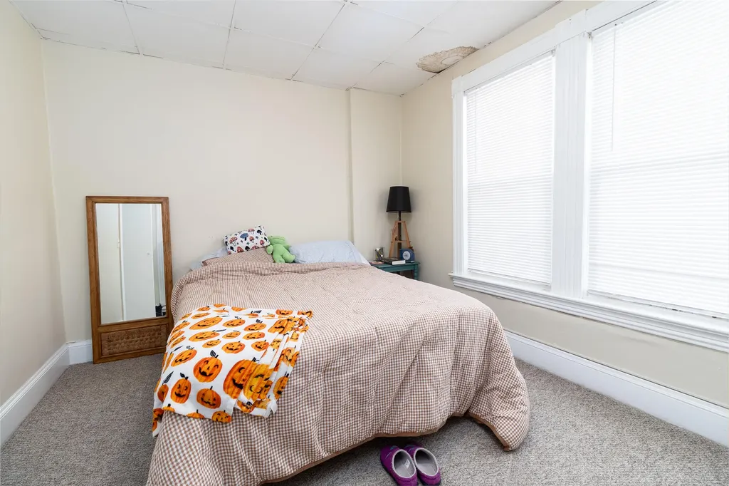 15 Arch Avenue Lewiston ME 04240