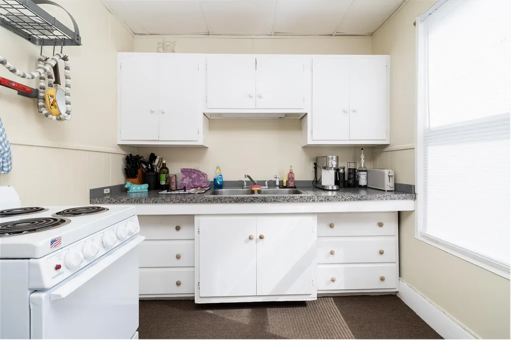 15 Arch Avenue Lewiston ME 04240