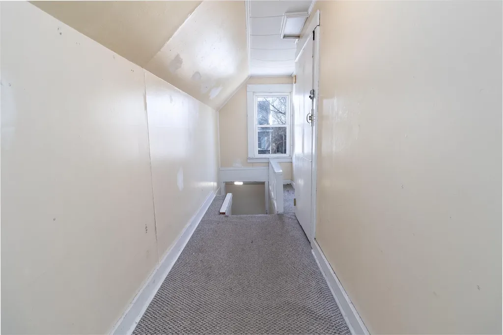 15 Arch Avenue Lewiston ME 04240