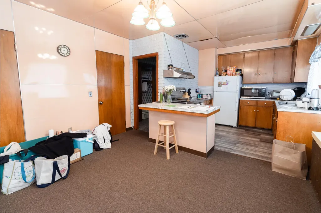 15 Arch Avenue Lewiston ME 04240