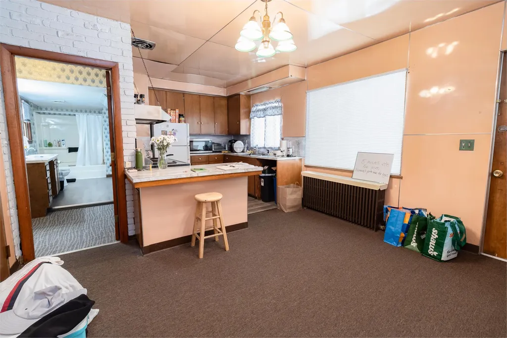 15 Arch Avenue Lewiston ME 04240