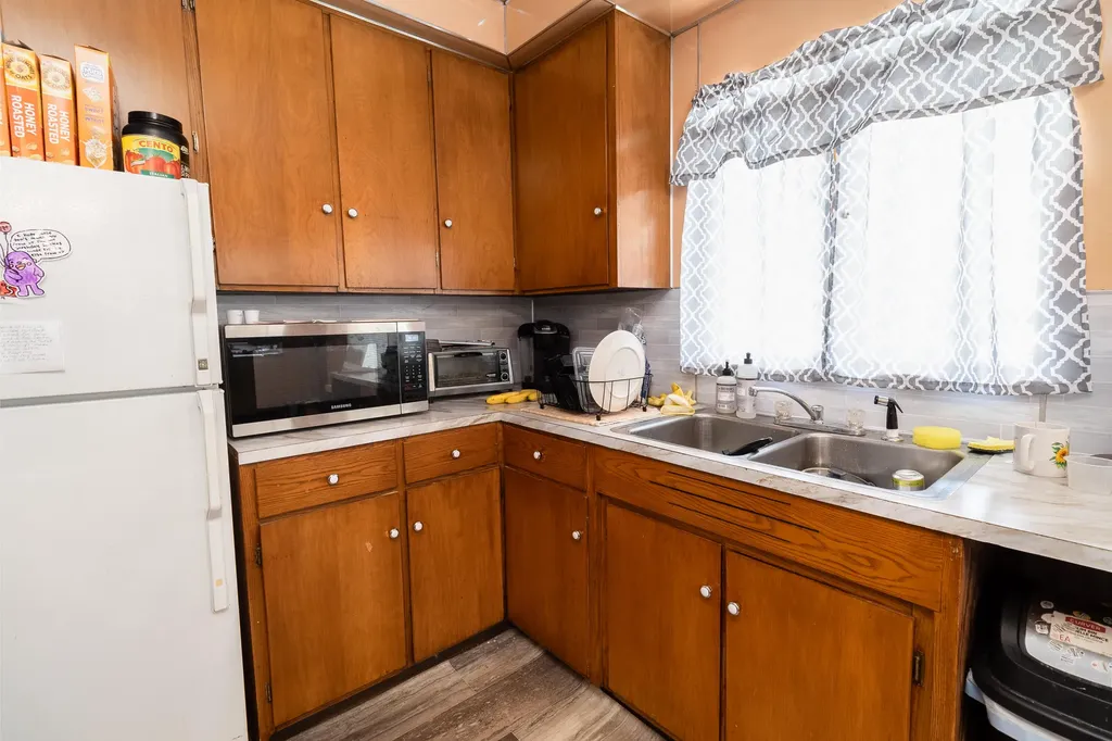 15 Arch Avenue Lewiston ME 04240