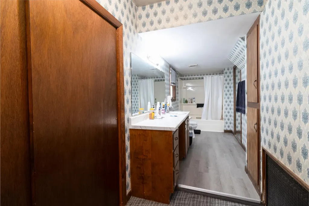 15 Arch Avenue Lewiston ME 04240