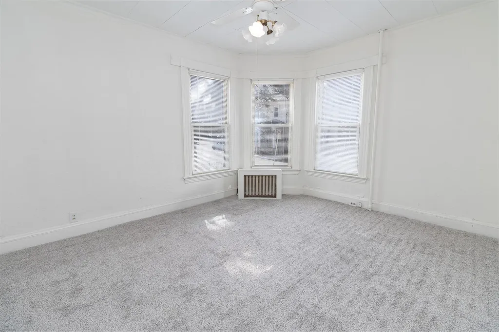 15 Arch Avenue Lewiston ME 04240
