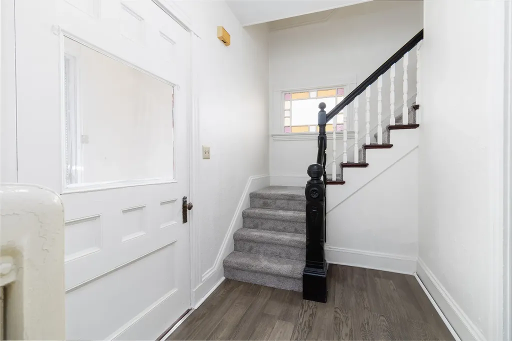 15 Arch Avenue Lewiston ME 04240