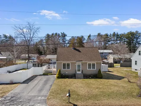 32 Hanson Drive Topsham ME 04086