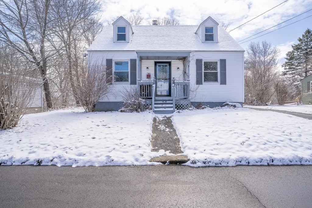 129 Crestmont Road Bangor ME 04401