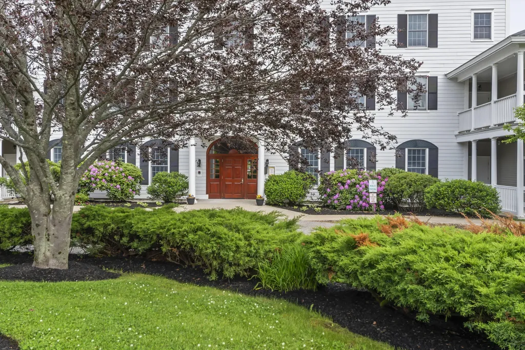 106 Farragut Way Kennebunk ME 04043
