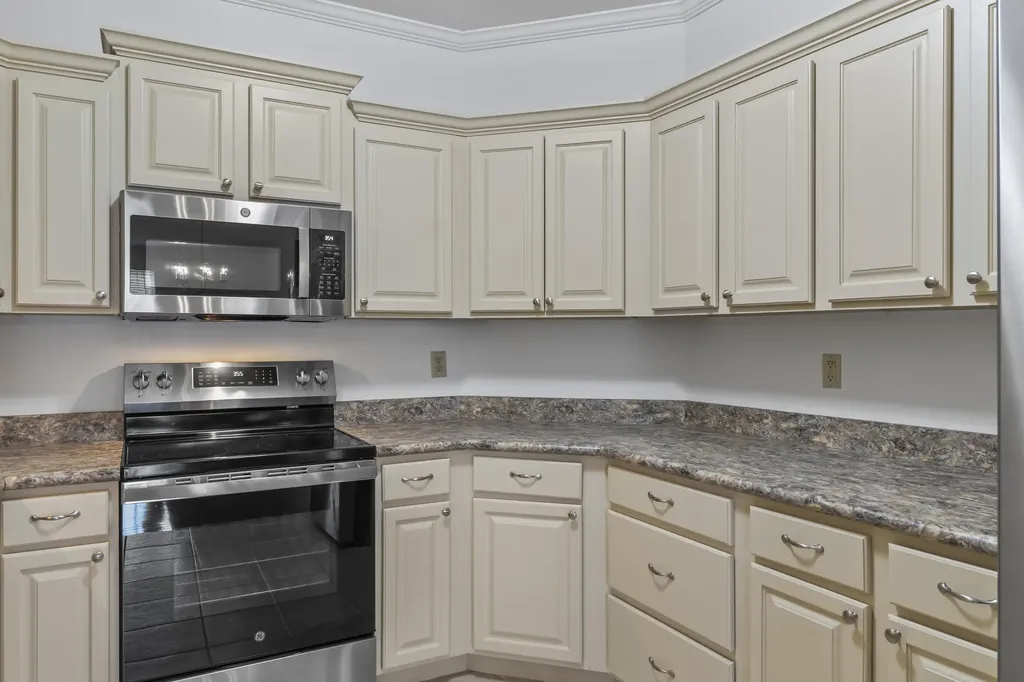 106 Farragut Way Kennebunk ME 04043
