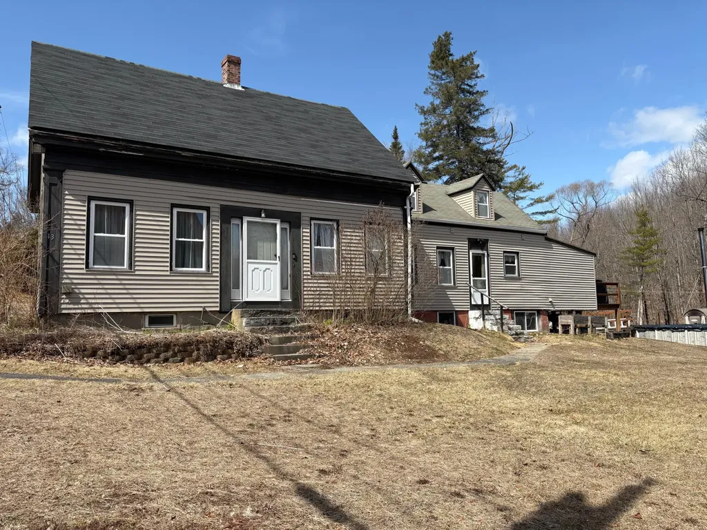 13 Grant Street Farmingdale ME 04344
