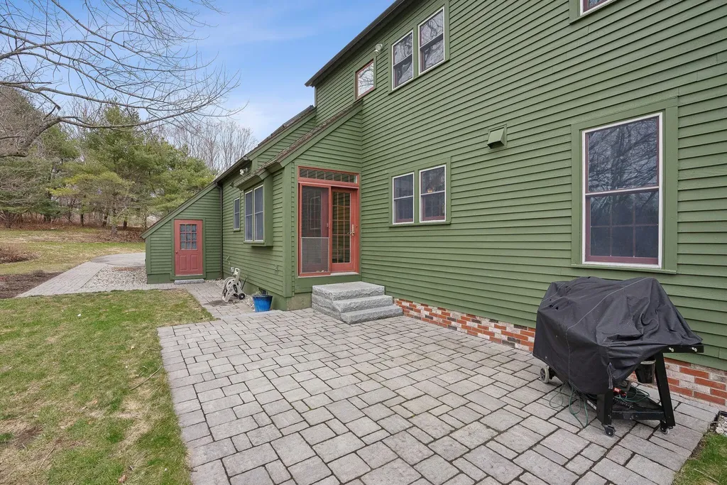 11 Mcquillians Hill Drive Gorham ME 04038