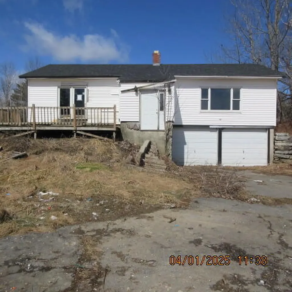 1876 Hudson Road Hudson ME 04449