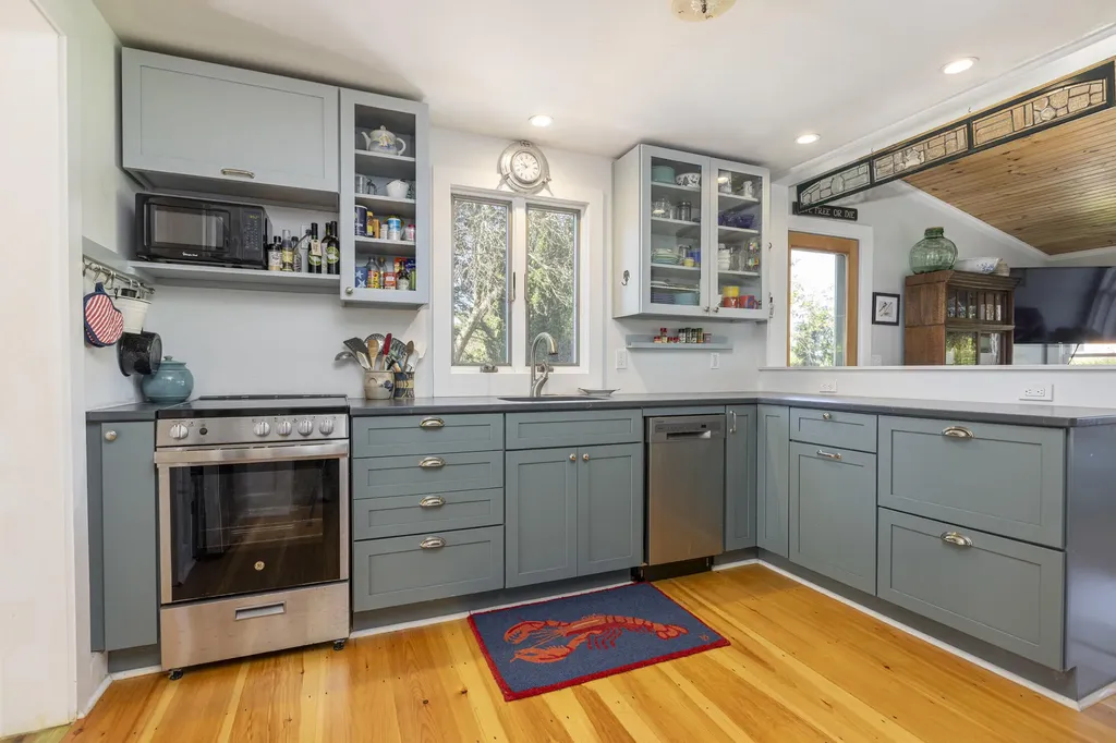 428 Island Avenue Portland ME 04108
