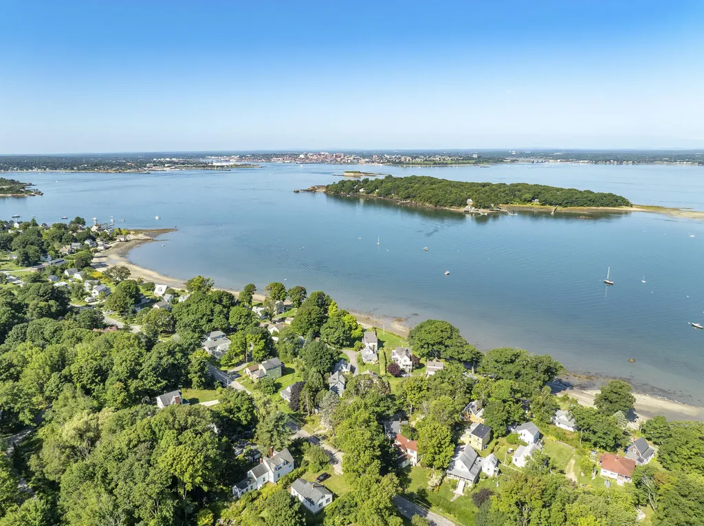 428 Island Avenue Portland ME 04108