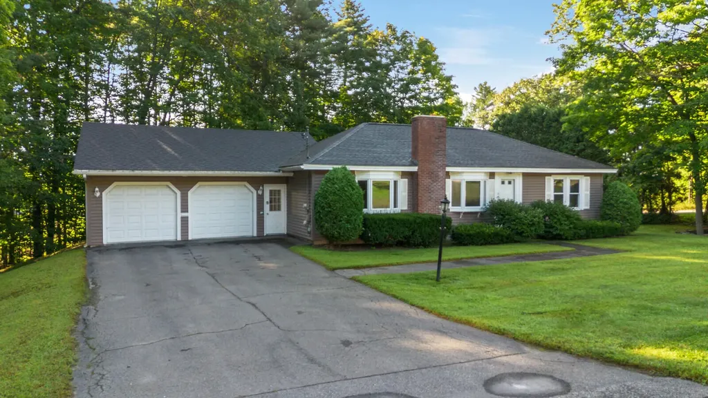 37 1st Rangeway Waterville ME 04901