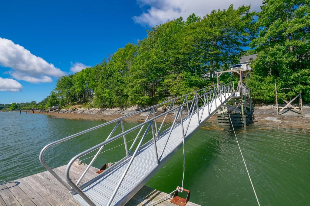 10 Serenity Drive Harpswell ME 04079