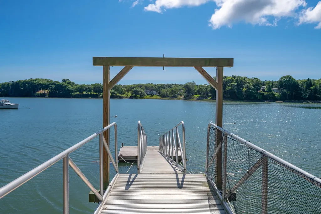 10 Serenity Drive Harpswell ME 04079