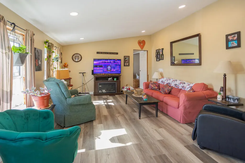 3352 West River Road Sidney ME 04330
