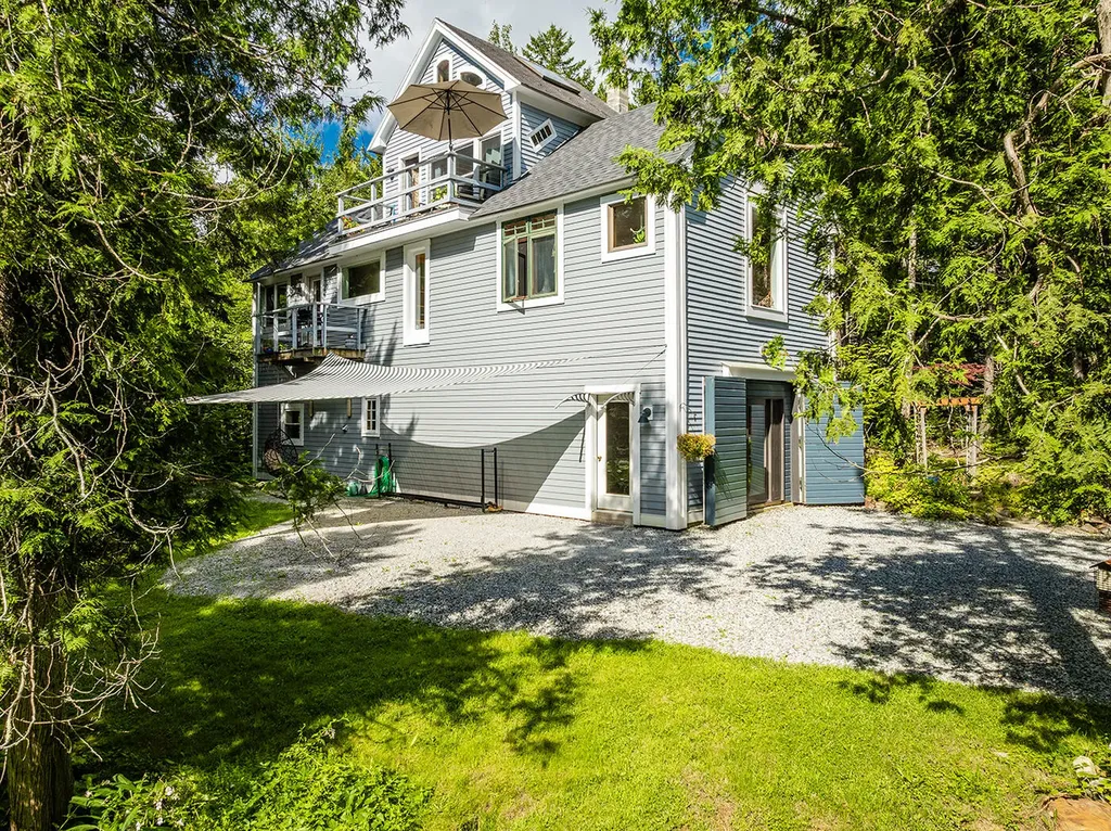 11 Jack Rabbit Road Northport ME 04849