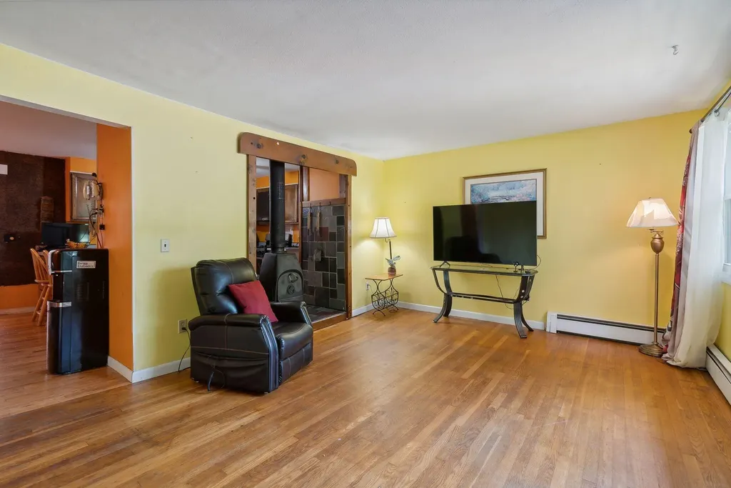 6 Bouchard Drive Brunswick ME 04011