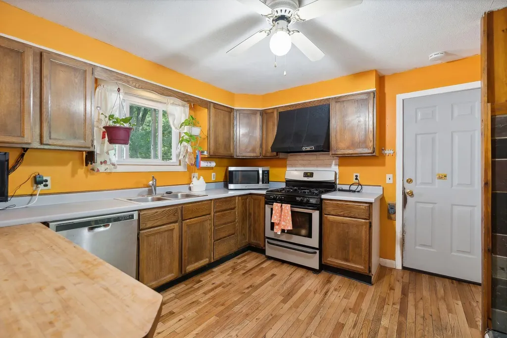 6 Bouchard Drive Brunswick ME 04011