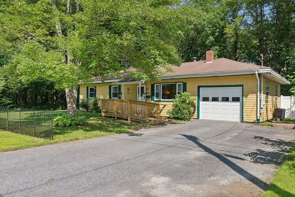 6 Bouchard Drive Brunswick ME 04011