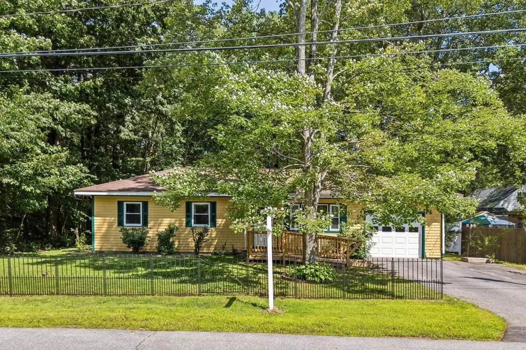 6 Bouchard Drive Brunswick ME 04011