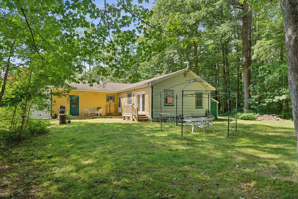 6 Bouchard Drive Brunswick ME 04011