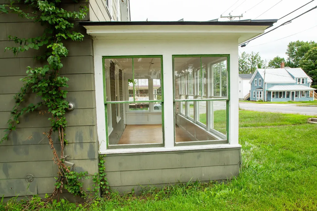 121 Bridge Street Farmington ME 04938