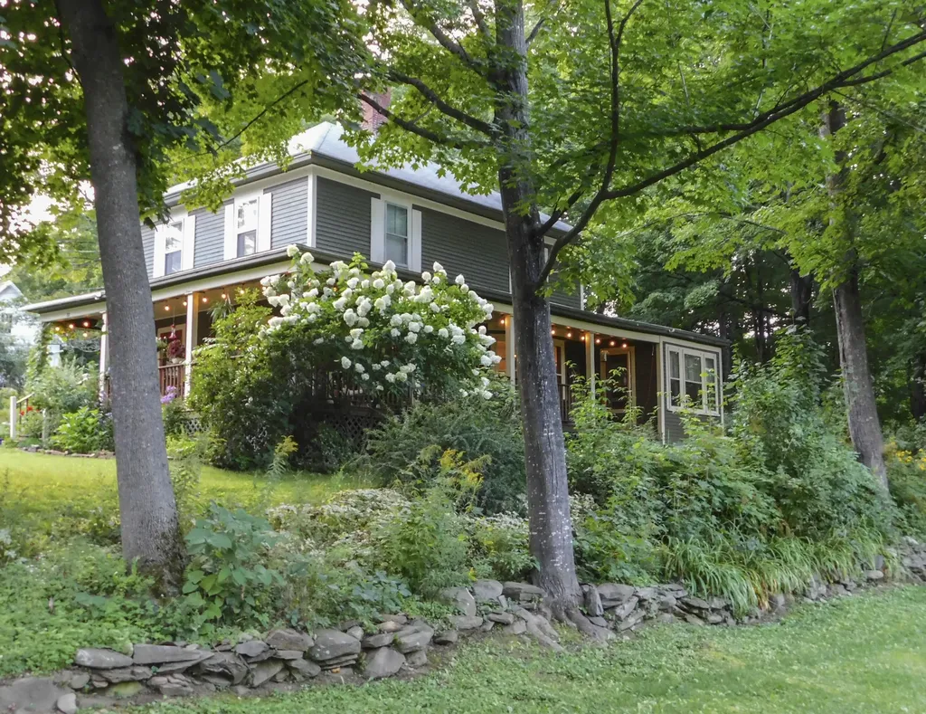 22 Liberty Street Dexter ME 04930