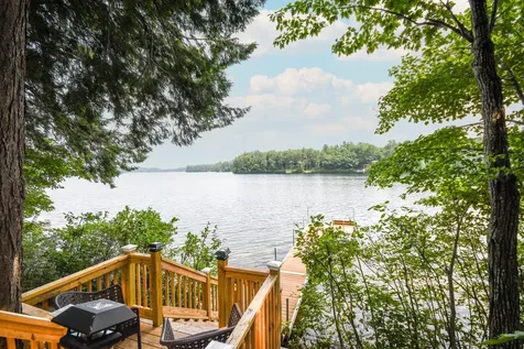 15 Sunrise Lane New Gloucester ME 04260