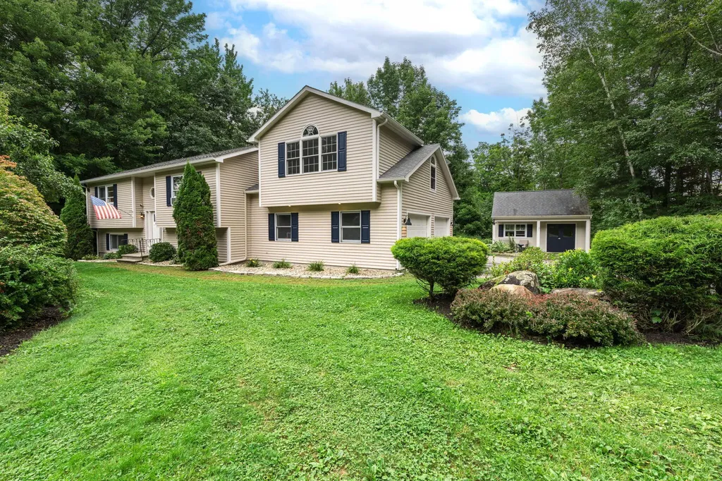 124 Fairway Drive Auburn ME 04210