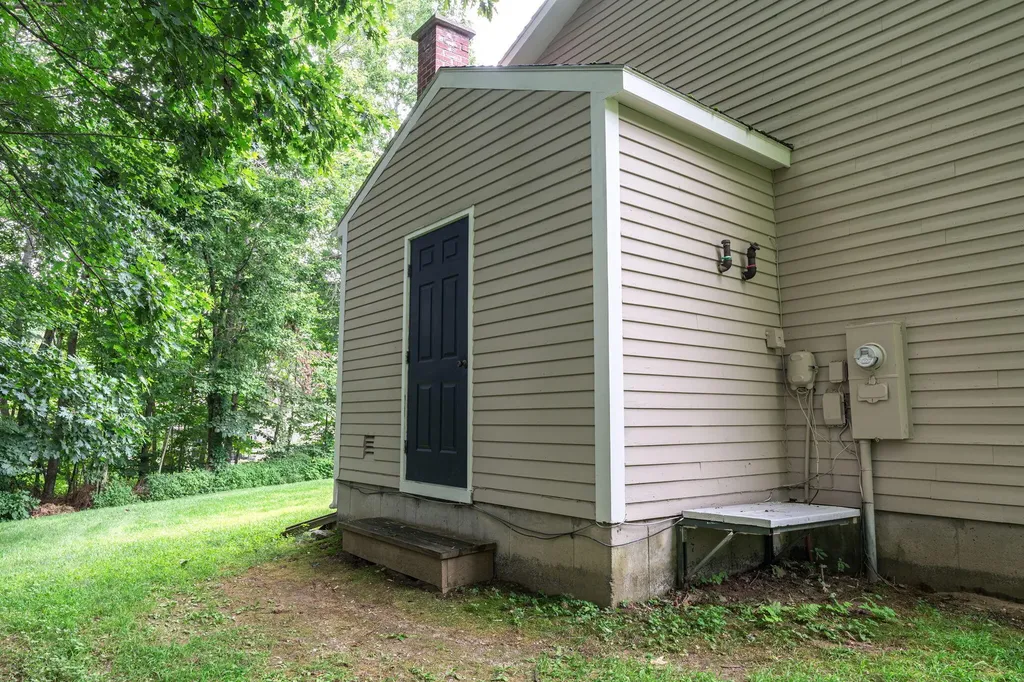 124 Fairway Drive Auburn ME 04210