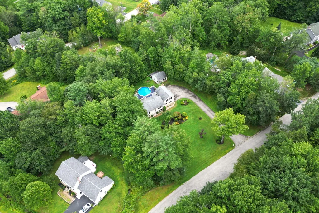 124 Fairway Drive Auburn ME 04210