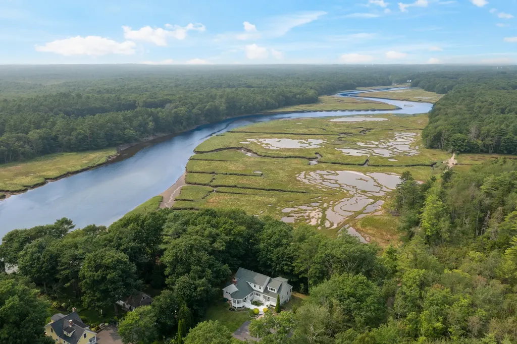 201 Western Avenue Kennebunk ME 04043