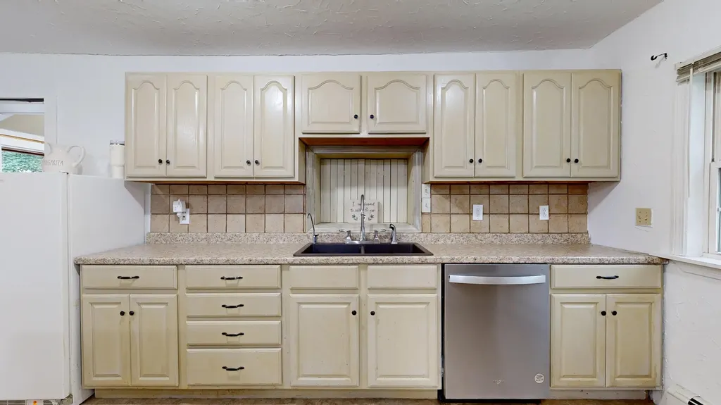 4 Kidder Avenue Dixfield ME 04224