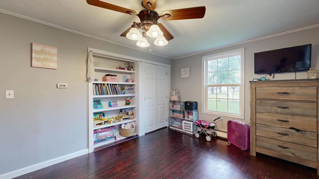 4 Kidder Avenue Dixfield ME 04224