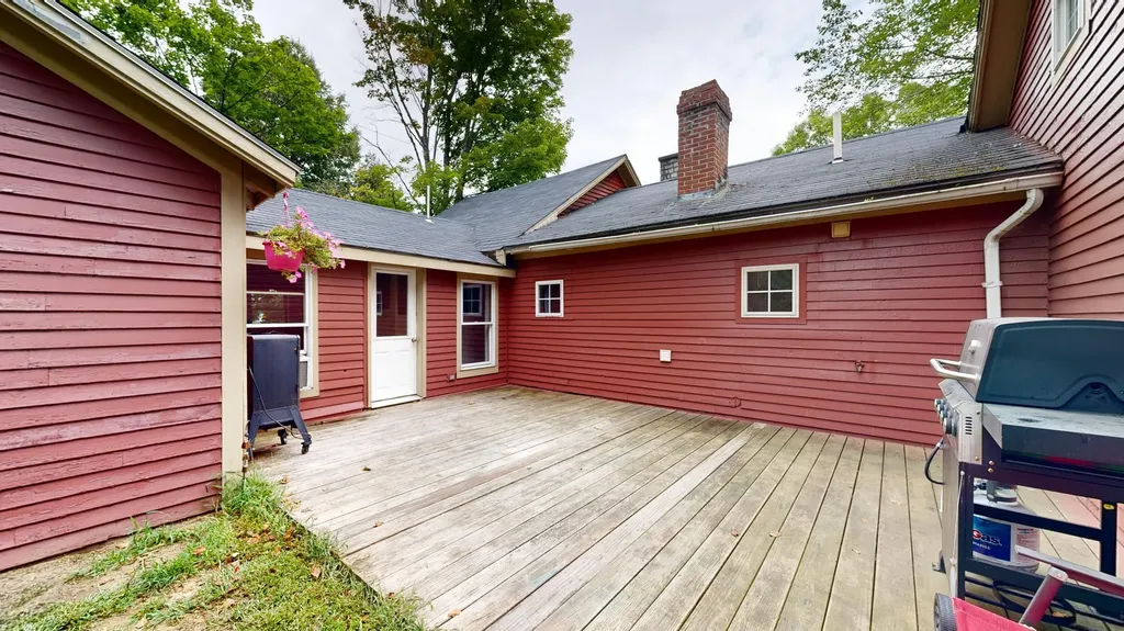 4 Kidder Avenue Dixfield ME 04224