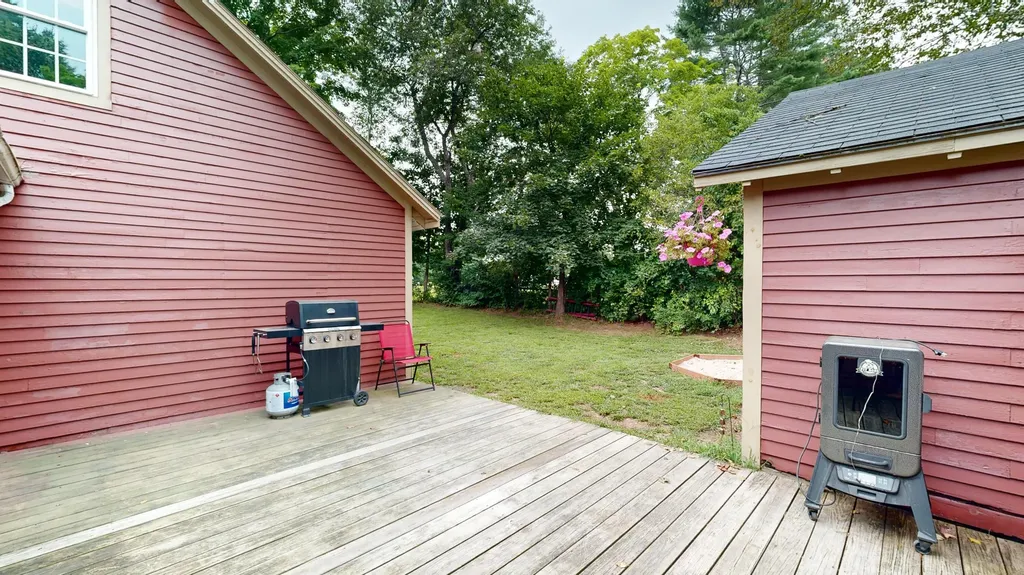 4 Kidder Avenue Dixfield ME 04224