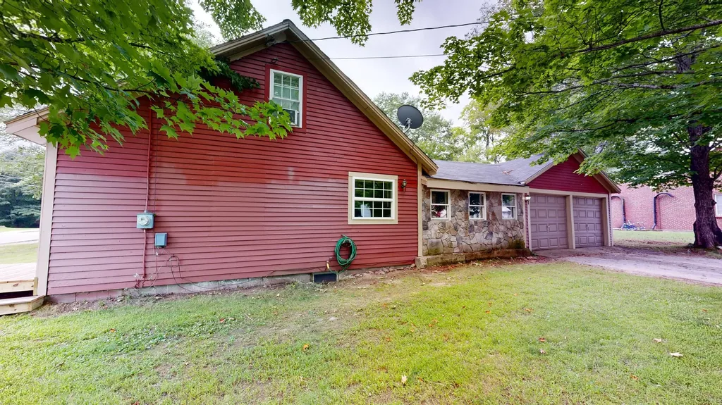 4 Kidder Avenue Dixfield ME 04224