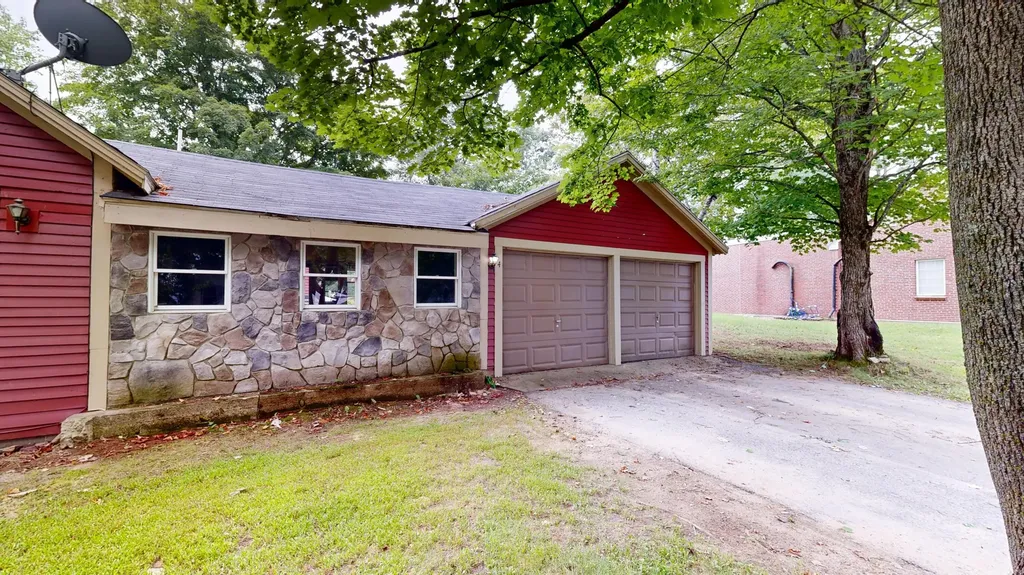 4 Kidder Avenue Dixfield ME 04224