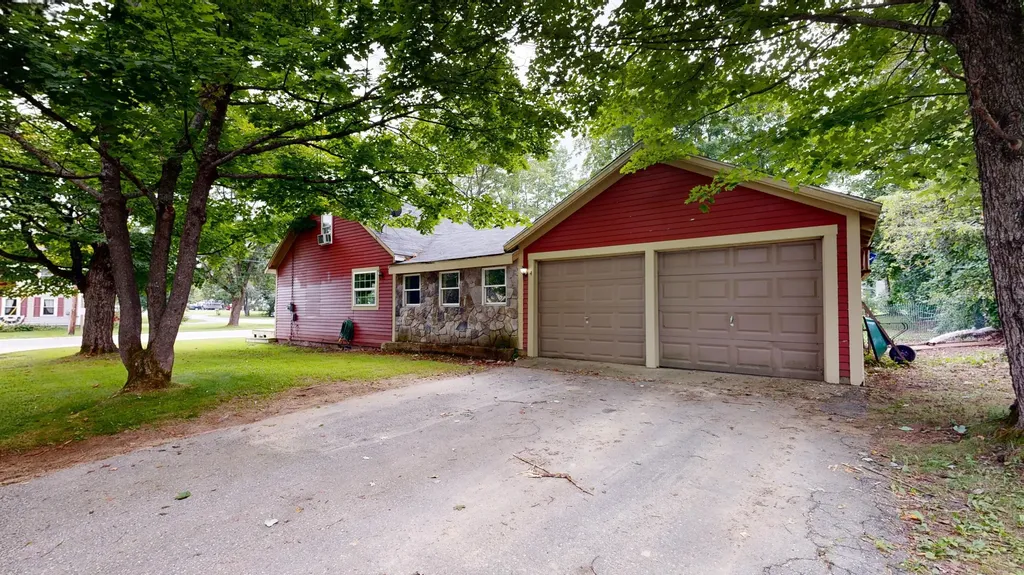 4 Kidder Avenue Dixfield ME 04224