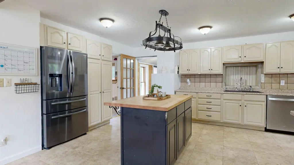 4 Kidder Avenue Dixfield ME 04224