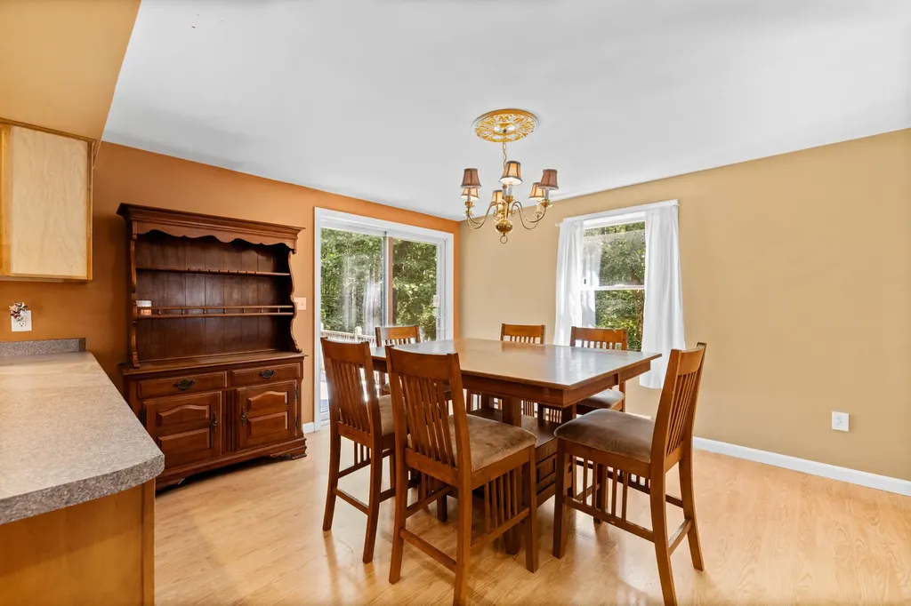 15 Lilac Lane Kennebunkport ME 04046