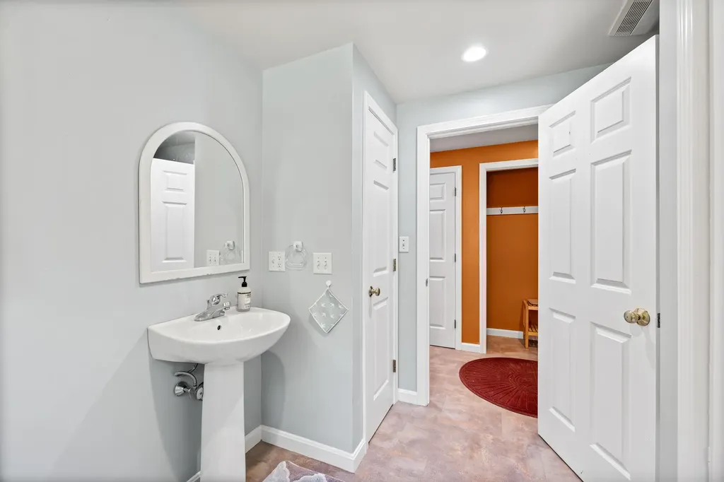 15 Lilac Lane Kennebunkport ME 04046